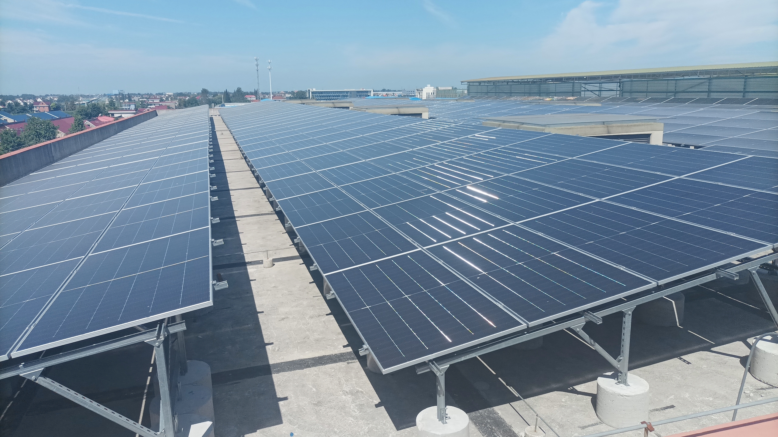 通眾旺開展屋頂光伏發(fā)電項(xiàng)目，打造智能綠色工廠